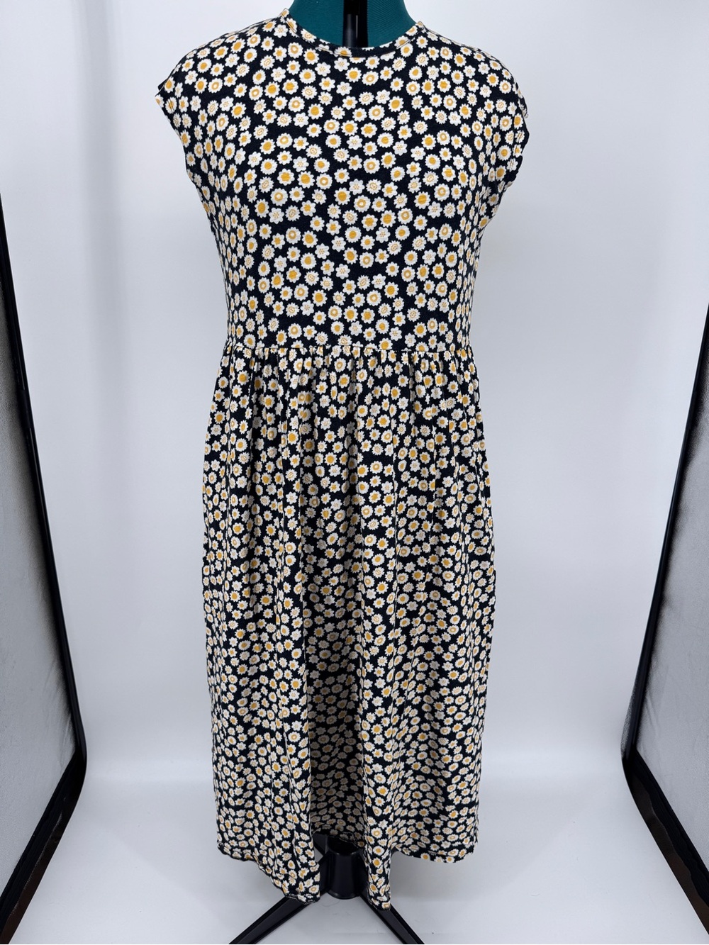 Boden Black Midi Dress with Cream Daisy Print 8 - Picture 3 of 13